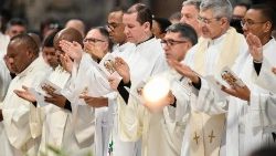 2024.03.28 Kuanzia kilio cha uchungu cha mtume Petro ambaye baada ya kumkana Bwana mara tatu alijitambua makosa ndivyo mapadre wanaombwa kufanya hivyo.