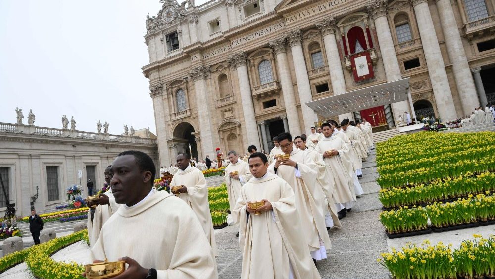 Велікодная Імша на плошчы святога Пятра