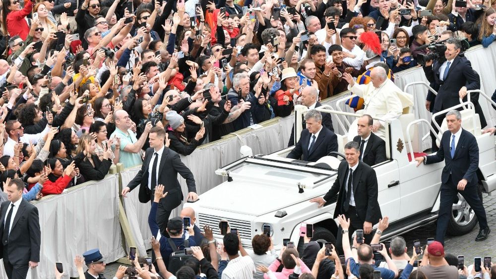 Велікодная Імша на плошчы святога Пятра