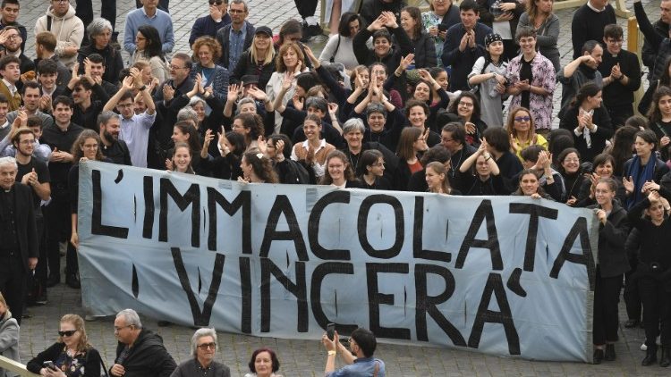 Fedeli in Piazza San Pietro