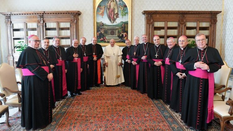 Obispos de los Abruzos y Molise en "visita ad limina apostolorum" - viernes 5 de abril de 2024. (Vatican Media)