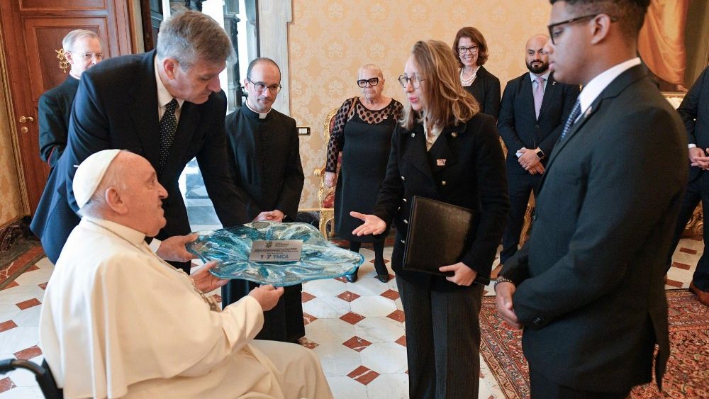 Papa recebe delegação "Associação Cristã de Moços" do Rio Grande do Sul