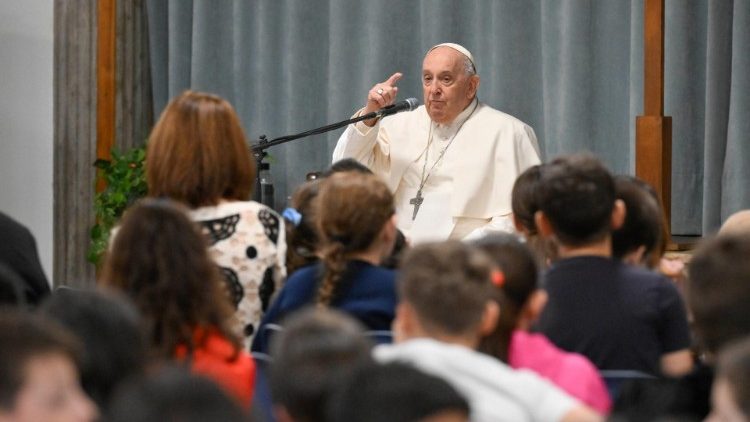 La anterior visita del Papa a una parroquia de Roma ocurrió el viernes 5 de abril, cuando acudió a la comunidad de San Enrique en el barrio romano de Casal Monastero. (Vatican Media)