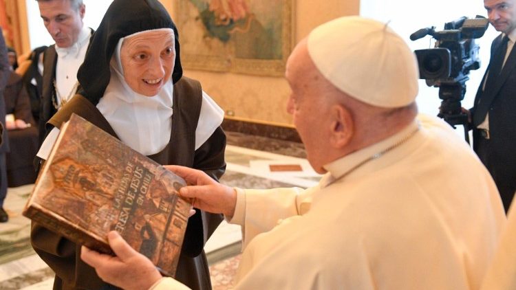 2024.04.18 Superiore e Delegate delle Carmelitane Scalze