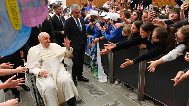 Папата сред участниците в срещата
