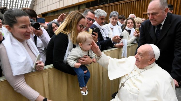 Ferenc pápa a magyar nemzeti zarándoklat résztvevőit köszönti