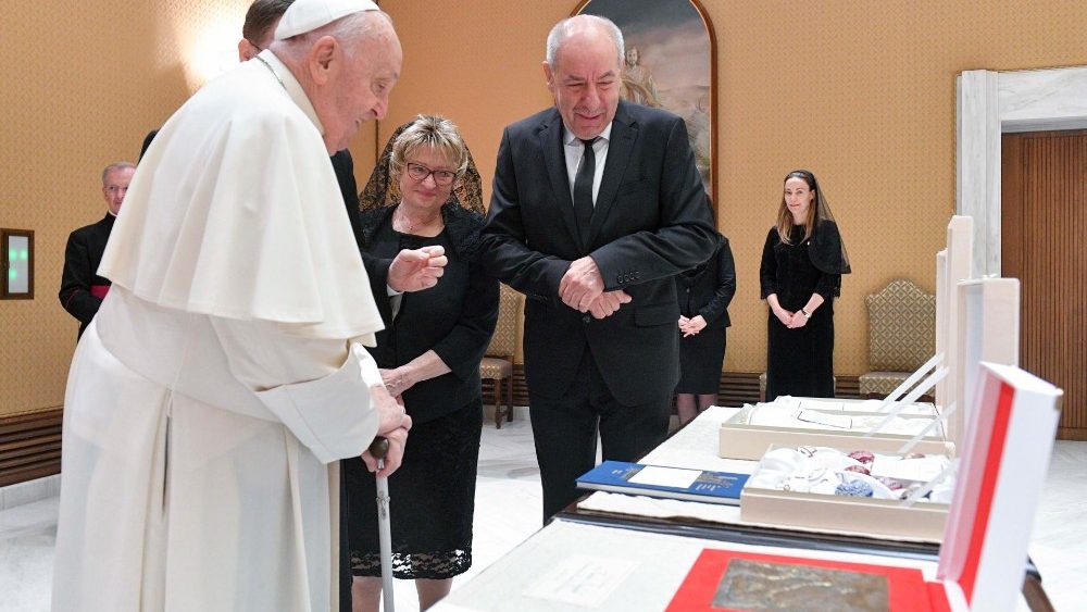O Pontífice recebeu o presidente Tamas Sulyok na manhã desta quinta (25)