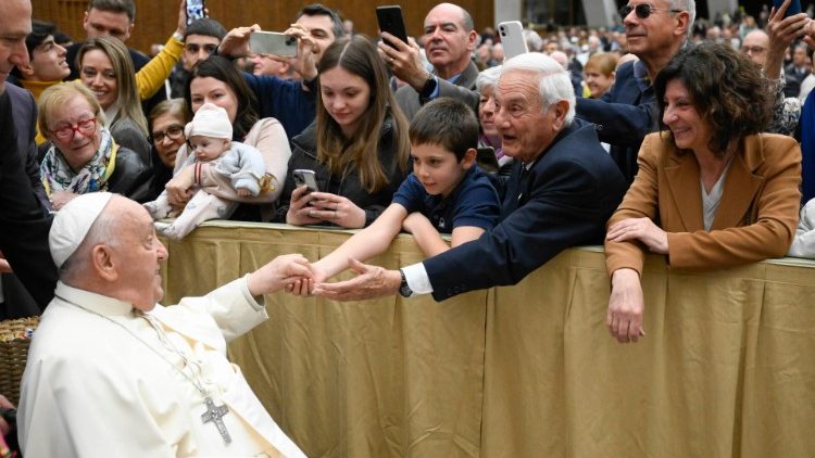 Le Pape lors de la rencontre «La caresse et le sourire». 