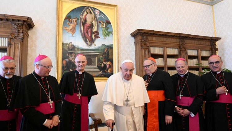 I vescovi della Sicilia in visita ad Limina