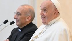 Reunión con los sacerdotes del sector centro de la Diócesis de Roma el viernes 3 de mayo en la Basílica de la Santa Cruz en Jerusalén, Roma. (Vatican Media)