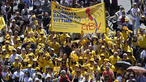 Il Papa a Meter: continuate con coraggio l'importante attivit&agrave; contro gli abusi