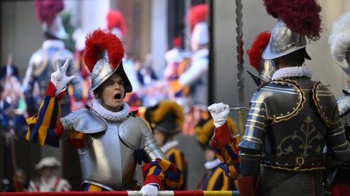 El juramento de la Guardia Suiza, defensora de la paz