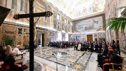 Le Pape a reçu les participants à la rencontre des Académies pontificales des Sciences et des Sciences sociales, en salle Clémentine du Palais apostolique, le 16 mai 2024.