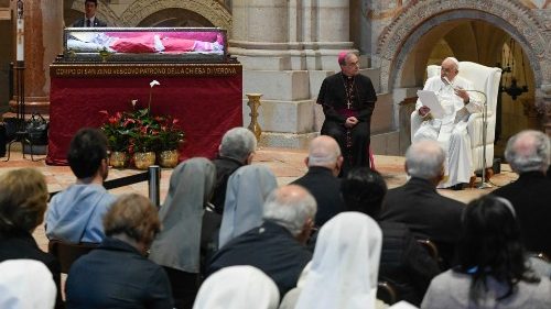 P&aacute;pež vo Verone kňazom: Aj keď vy nerozumiete penitentovi, P&aacute;n mu rozumie 