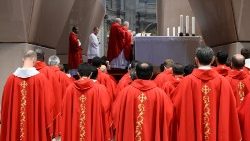 Sherehe ya Pentekoste ni siku ya waamini walei kutangaza na kushuhudia Injili inayosimikwa katika ushuhuda wa maisha yao adili na matakatifu. 