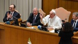Papst Franziskus beim Abschlussnachmittag des Internationalen Treffens der Sinne von Scholas
