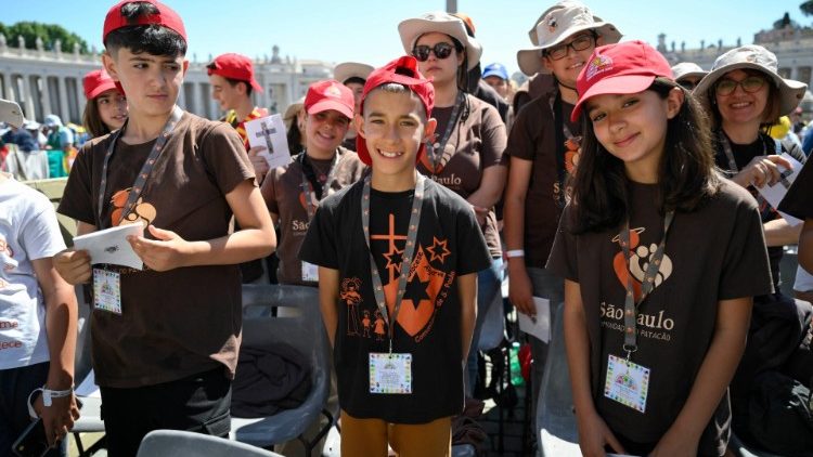 Papież do dzieci: wiara daje szczęście