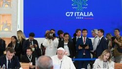 O Papa Francisco proferindo o seu discurso no G7