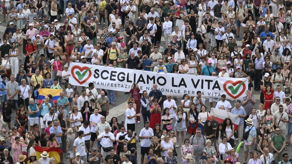 Angelus på Petersplatsen 23 juni 2024