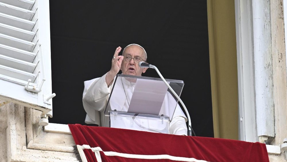 Angelus på Petersplatsen 23 juni 2024