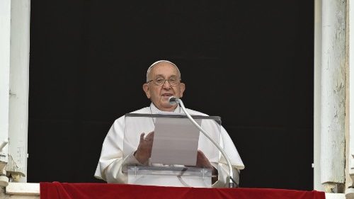 Francisco: en las tempestades, aferr&eacute;monos a Jes&uacute;s para encontrar la paz