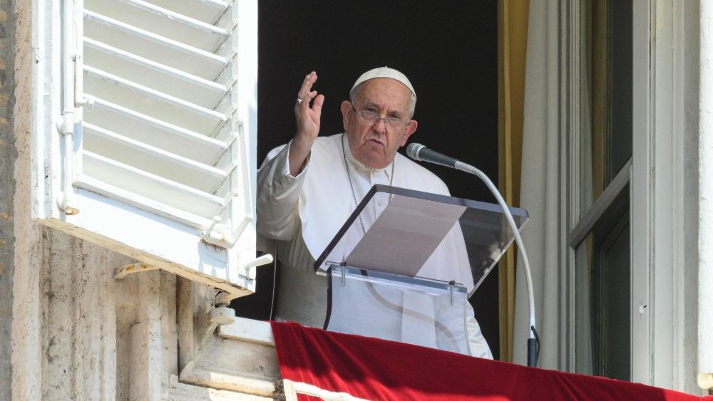 Påven vid Angelus söndagen den 21 juli 2024: Sakta ner, reflektera, be för att bli mer medkännande