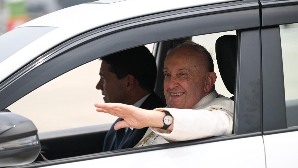 Chegada do Papa a Jacarta