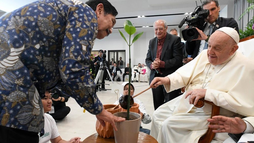 Сустрэча з моладдзю Scholas Occurrentes 