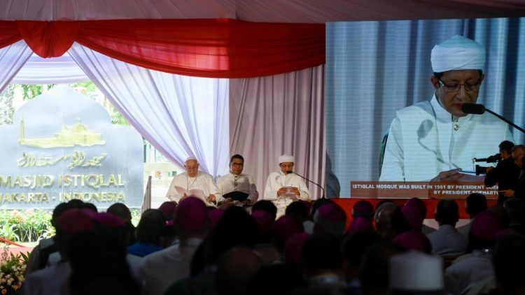 Papa Francesco nella Moschea Istiqlal 