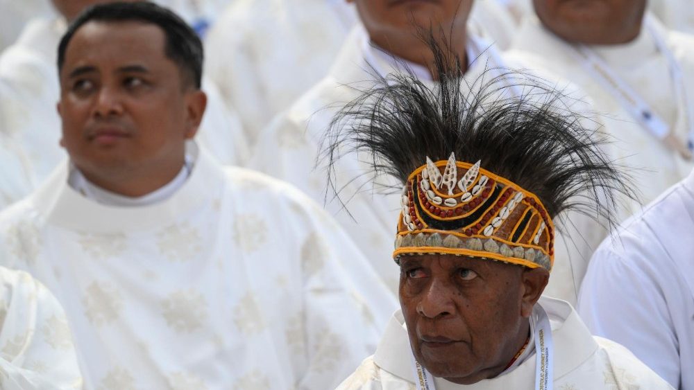 Святая Імша на Стадыёне Гелога Бунг Карно ў Джакарце