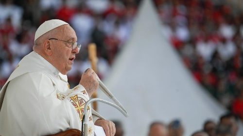 Papst Franziskus bei der Messe im Gelora Bung Karno-Stadion