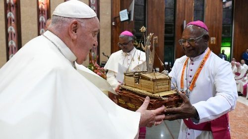 P&aacute;pež duchovn&yacute;m: Buďte svedkami odvahy, kr&aacute;sy a n&aacute;deje!