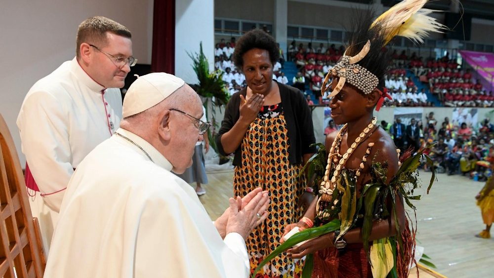 2024.09.07 Viaggio Apostolico in Papua Nuova Guinea - Visita ai Bambini di Street Ministry e Callan Services 