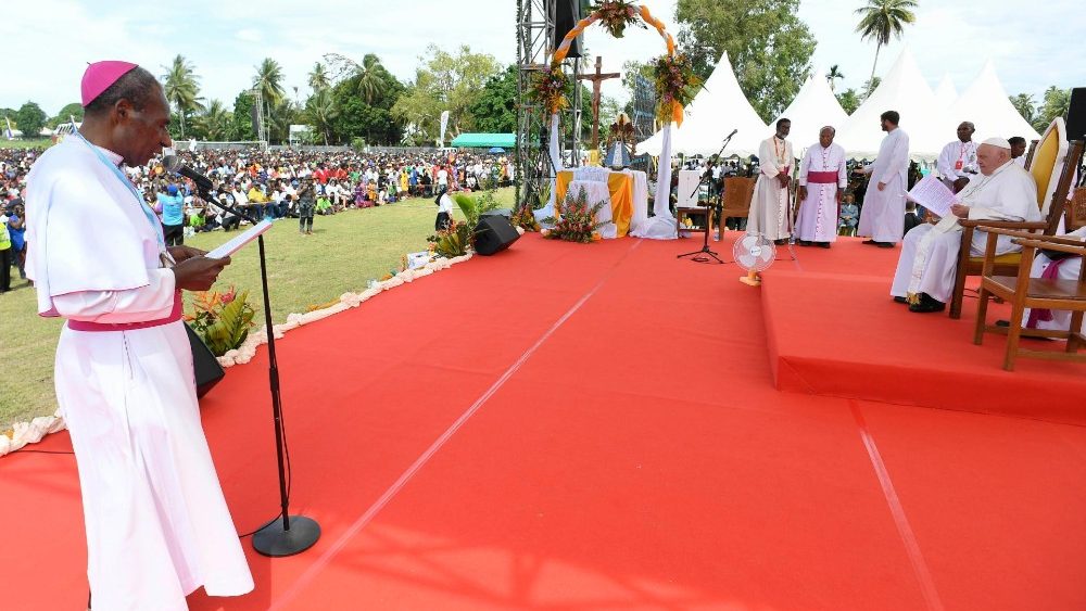 As boas-vindas do bispo de Vanimo, dom Francis Meli 