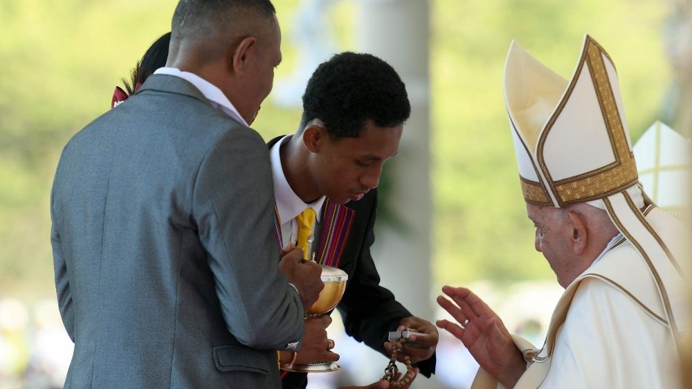 Missa na Esplanada de Taçi Tolu, em Díli