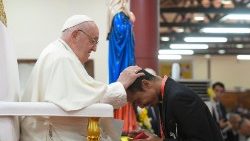 2024.09.11 Viaggio Apostolico in Timor-Leste - Incontro con i giovani nel Centro de Convencoes de Dili