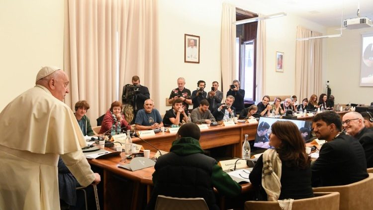 Papież na Spotkaniu Ruchów Ludowych