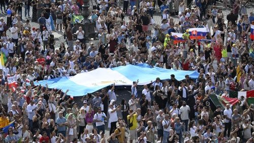 P&aacute;pež ods&uacute;dil vraždu hondurask&eacute;ho pastoračn&eacute;ho pracovn&iacute;ka a pozdravil Slov&aacute;kov