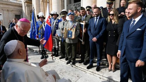 Katech&eacute;zy o Duchu Sv&auml;tom (7): Je naš&iacute;m spojencom v boji so zl&yacute;m duchom