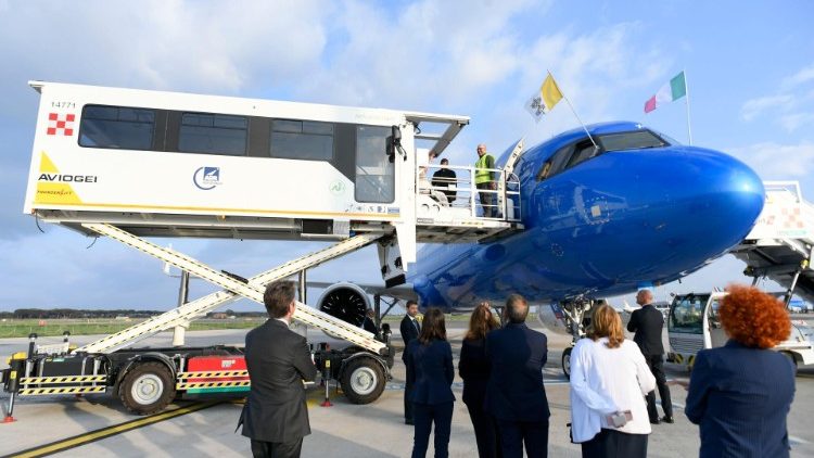 Papa durante o embarque