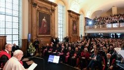 教宗在鲁汶大学接见教职员工