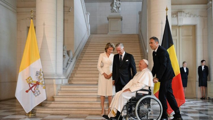 Wafalme wa Ubelgiji walimkaribisha Papa Francisko Septemba 2024.