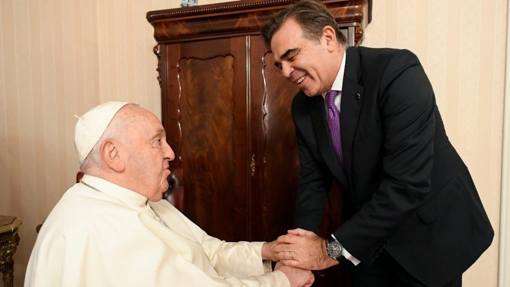 2024.09.28 Viaggio Apostolico in Belgio - Vice Presidente della Commissione Europea, MargarÃ­tis SchinÃ¡s, il Vice Presidente della Commissione Europea per la Democrazione e la Demografia, Dubravka Å uica, la Rappresentante dellâ Organizzazione Mondiale d