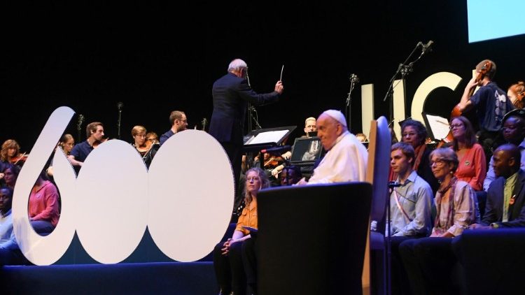 Papst Franziskus am 28.9.2024 beim Besuch der katholischen Universität in Louvain, im französischsprachigen Teil Belgiens, die 2025 ihr 600-Jahr-Jubiläum feiert