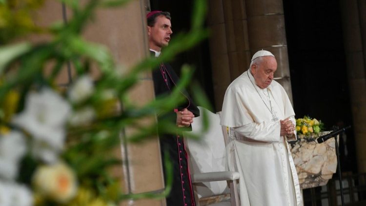 Stretnutie s duchovnými v Bazilike Najsvätejšieho Ježišovho srdca v Koekelbergu