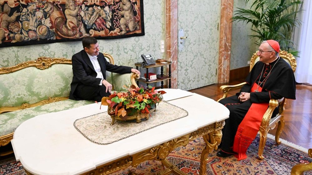 Новы пасол Еўрапейскага Саюза пры Святым Пасадзе падчас сустрэчы з Кардыналам-дзяржсакратаром П'етра Паралінам