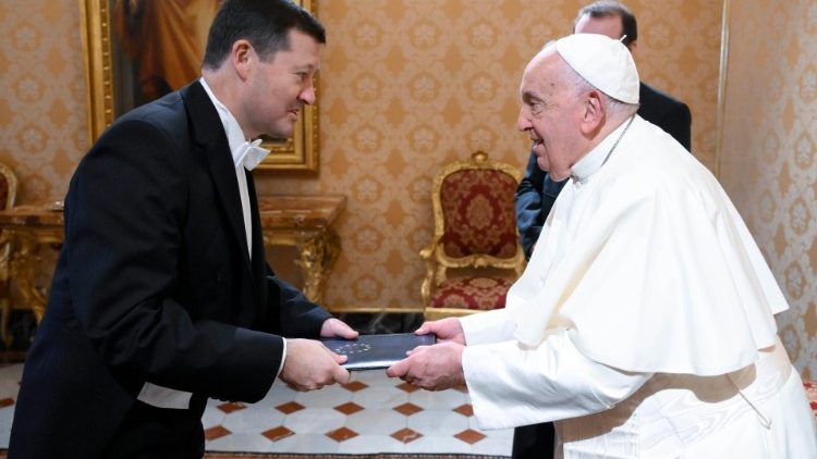 Der deutsche Jurist Martin Selmayr, neuer EU-Botschafter beim Heiligen Stuhl, beim Antrittsbesuch bei Papst Franziskus