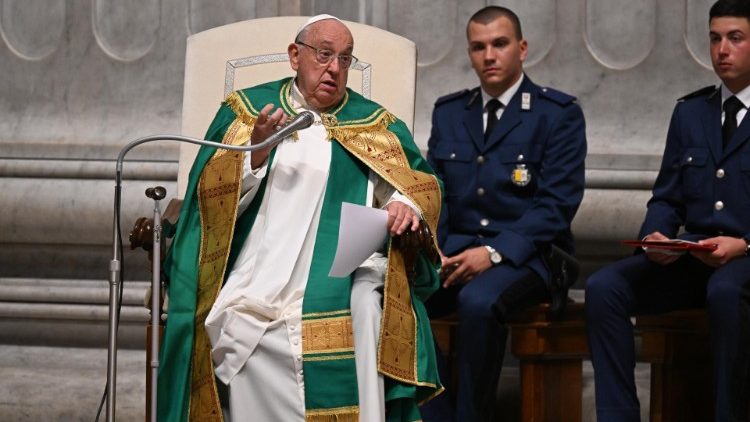 Der Papst bei der Messe mit den Gendarmen