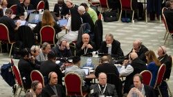 A képen alul jobbra Mohos Gábor püspök a csoportjában