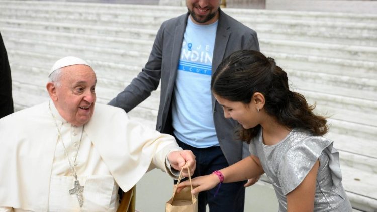 D&aacute;rek od papeže